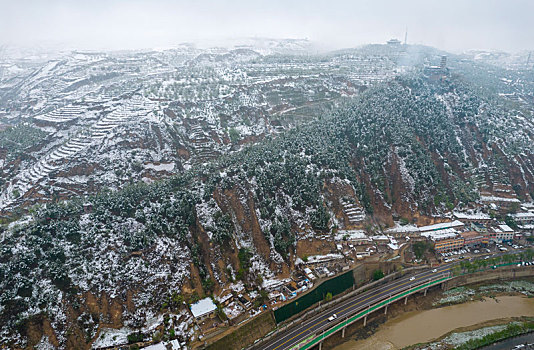 陕北春雪