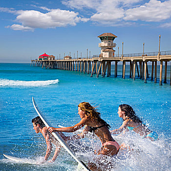青少年,冲浪,跑,跳跃,冲浪板,海滩,码头,加利福尼亚