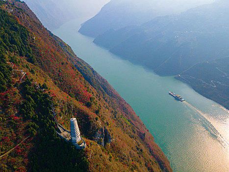 重庆巫山,红叶满山,游客如织