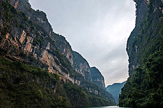 重庆巫山大宁河小三峡峡谷群山