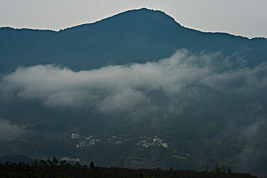 江南雾里乡村