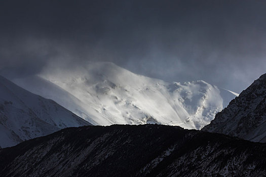 阿尼玛,雪山,圣山