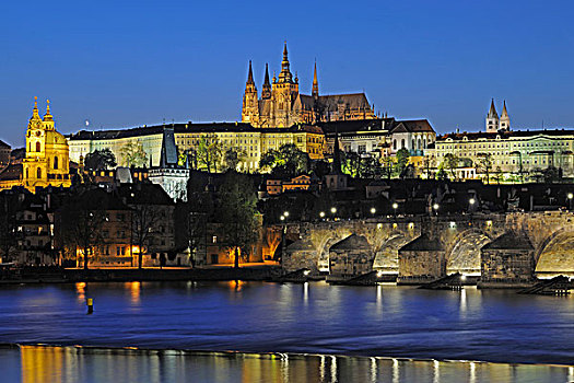 夜景,远眺,伏尔塔瓦河,河,桥,大教堂,世界遗产,布拉格,波希米亚,捷克共和国,欧洲