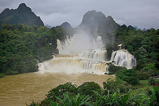 中越边境亚洲第一世界第二德天大瀑布宽景大片