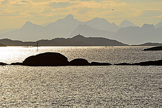 岛屿,风景,正面,闪闪发光,水,岩石,罗弗敦群岛,诺尔兰郡,挪威,欧洲