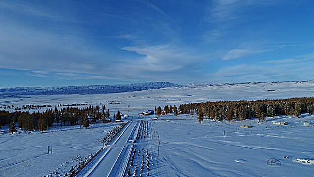 东天山雪景美如画