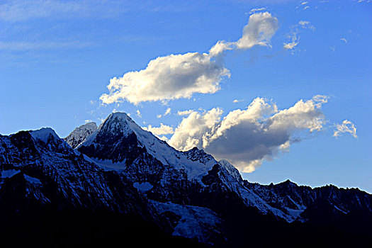 梅里雪山