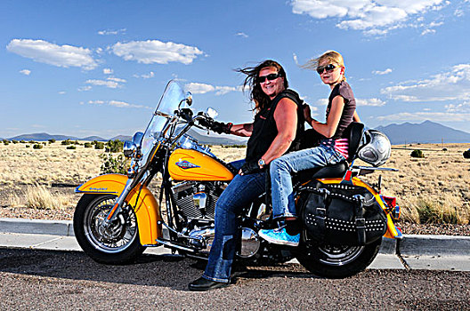 母女,摩托车,靠近,旗杆,亚利桑那,美国