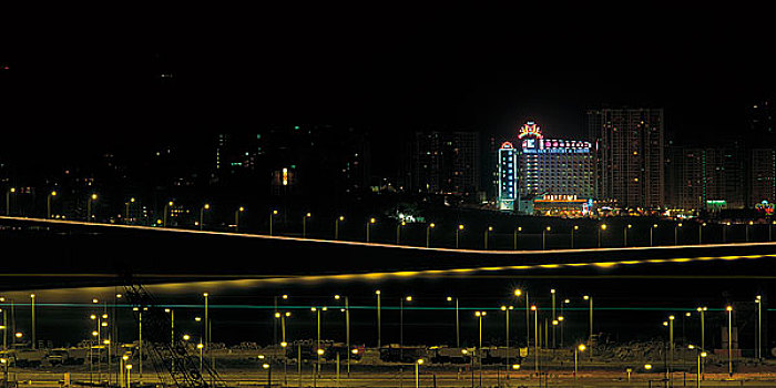 澳门葡京酒店和澳凼大桥的夜景
