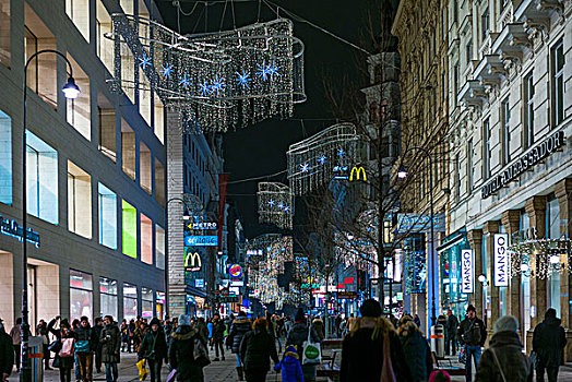 奥地利,维也纳,购物街,圣诞装饰,晚间