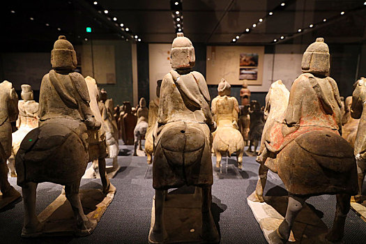 河北省邯郸市磁县北朝考古博物馆,东魏北齐陵寝礼仪文化,展厅,陪葬兵马俑阵列