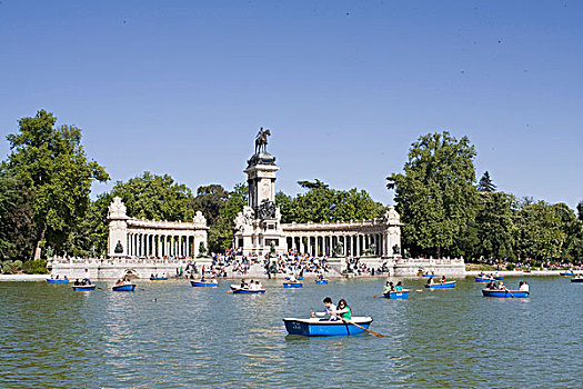 人,泛舟,人工湖,正面,丽池公园,马德里,西班牙