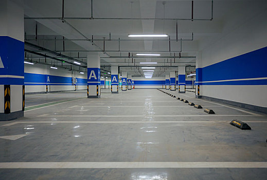 地下停车场设施