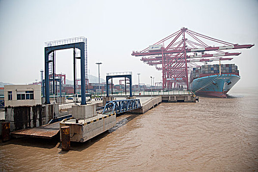 上海小洋山码头图片