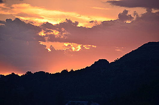 乌蒙山秋高气爽风景美如画,乌蒙山,风景,自然,风光,建筑,民居,美景,田园,天空