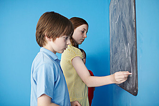 孩子,文字,黑板,蓝色背景