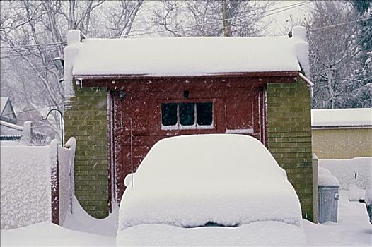 户外,车库,积雪