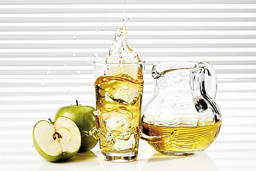 苹果汁,溅,室外,玻璃杯