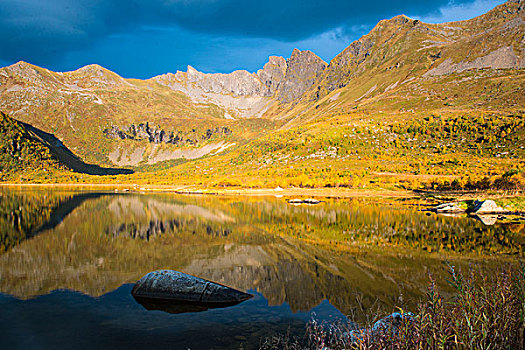 山,反射,湖,秋天,罗弗敦群岛,挪威,欧洲