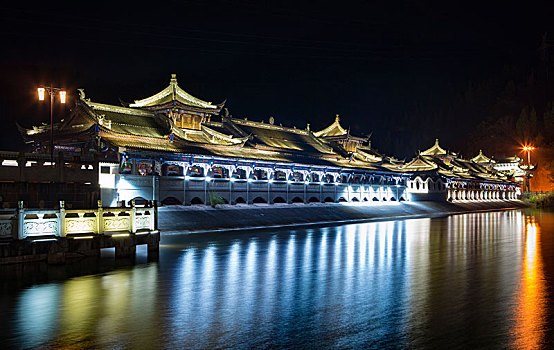 开州汉丰湖风雨廊桥