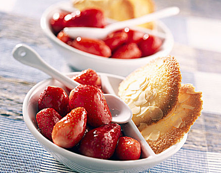 草莓,炖制,蜂蜜