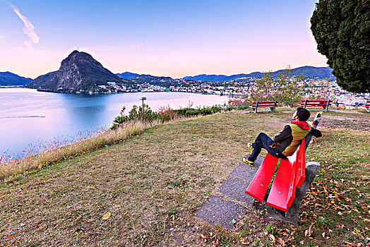 男人,长椅,岸边,湖,卢加诺,提契诺河,瑞士