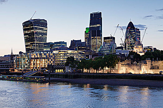伦敦塔,泰晤士河,步话机,高楼大夏,瑞士再保险塔,伦敦,英格兰,英国,欧洲