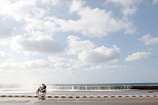 沿岸,道路