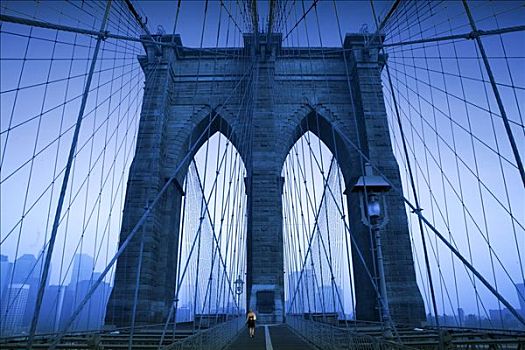 仰视,吊桥,城市天际线,背景,布鲁克林大桥,曼哈顿,纽约,美国