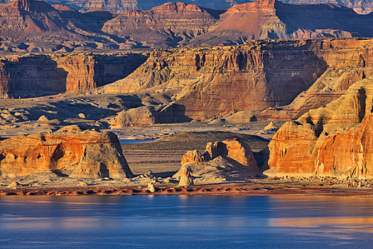 岩石构造,湖岸,鲍威尔湖,幽谷国家娱乐区,页岩,亚利桑那,美国
