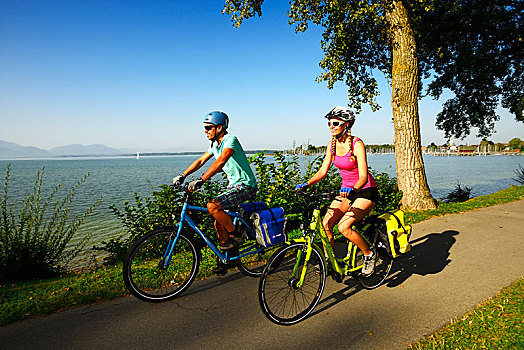 骑车,湖,基姆湖,自行车道,靠近,齐姆高,上巴伐利亚,巴伐利亚,德国,欧洲