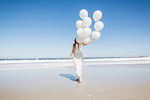 全身,后视图,女人,海滩,穿,白色长裙,拿着,气球