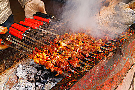 新疆,羊肉串,烧烤,热气腾腾,食欲