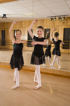 肖像,女孩,8-9岁,练习,芭蕾舞,舞蹈室,镜子,背景