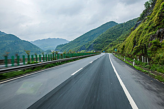 重庆至长沙g5547高速公路