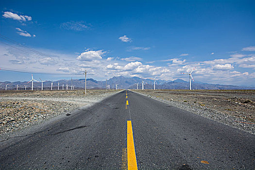 风力发电站道路风光