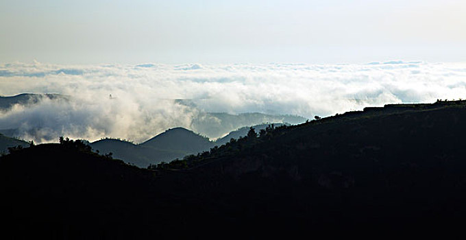 黄土高原雾景