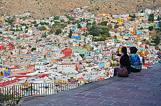 两个女人,注视,城市,瓜纳华托,墨西哥