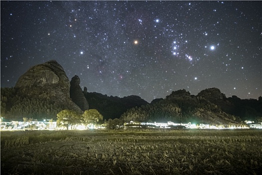 桂林丹霞地貌星空银河