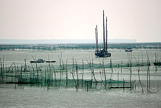 渔网和渔船