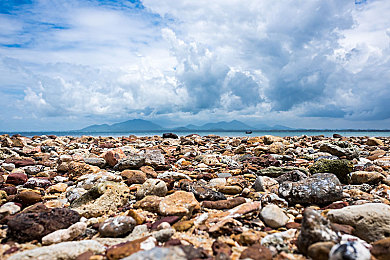 卵石海滩图片