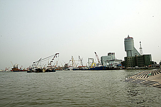 天津港