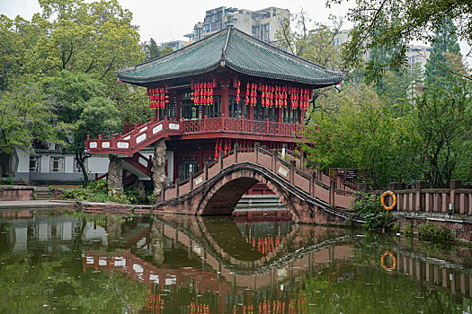 四川德阳广汉房湖公园冰光阁与石拱桥古桥