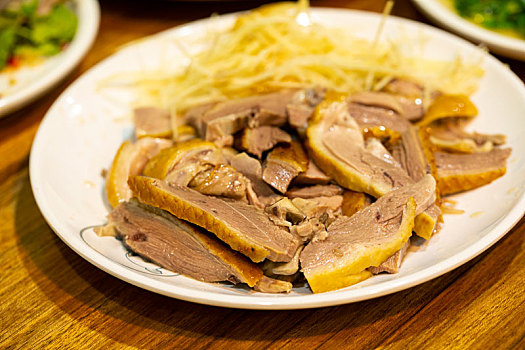 台湾美食传统的小吃燻鹅肉
