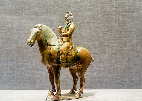 唐代三彩幞帽骑马男胡俑,洛阳博物馆馆藏文物