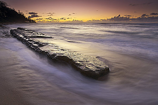 岩石构造,海滩,日出,考艾岛,夏威夷,美国