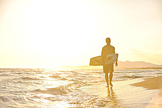 头像,强健,年轻,冲浪,男人,海滩,日落,思考,心情,冲浪板