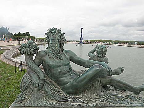 法国凡尔赛宫水池雕塑
