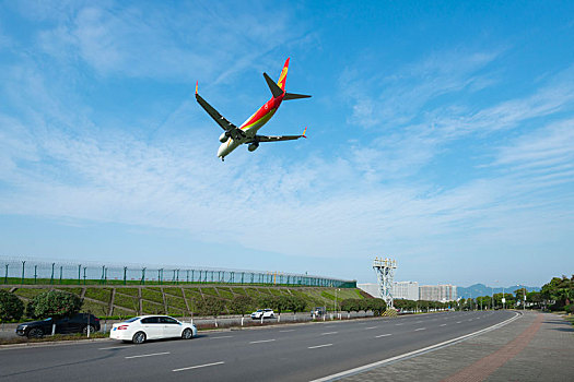 重庆江北国际机场飞机降落