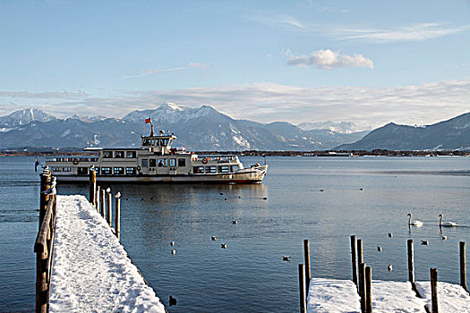 渡轮,船,雪,遮盖,码头,湖,基姆湖,齐姆高,上巴伐利亚,德国,欧洲